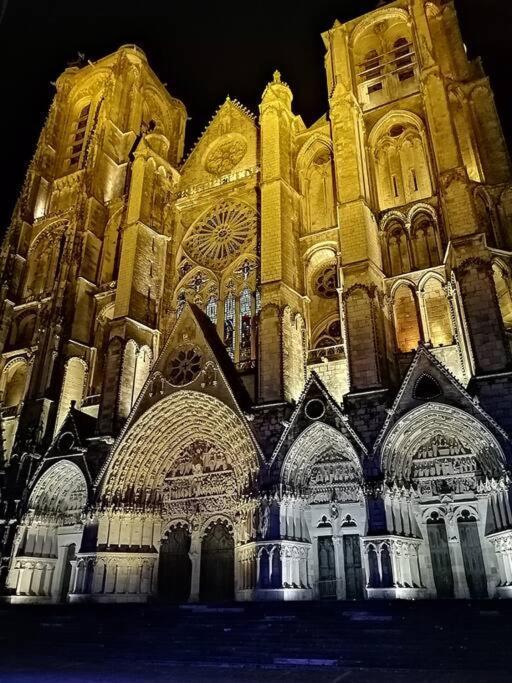 Maison De Ville Bourges Exterior foto